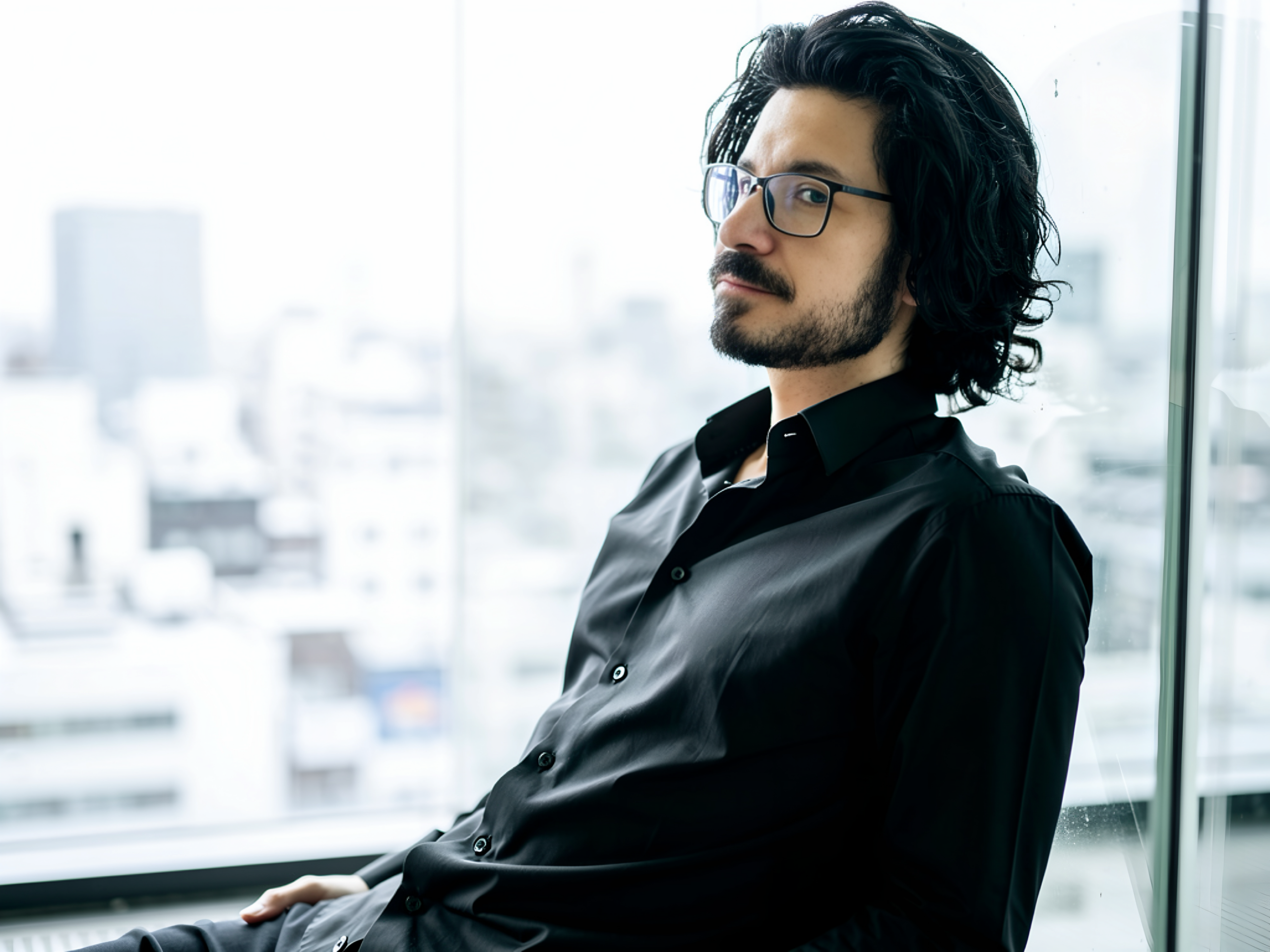 Ryu Mori - Autor von Suizid und japanischen Gesellschaftsromanen